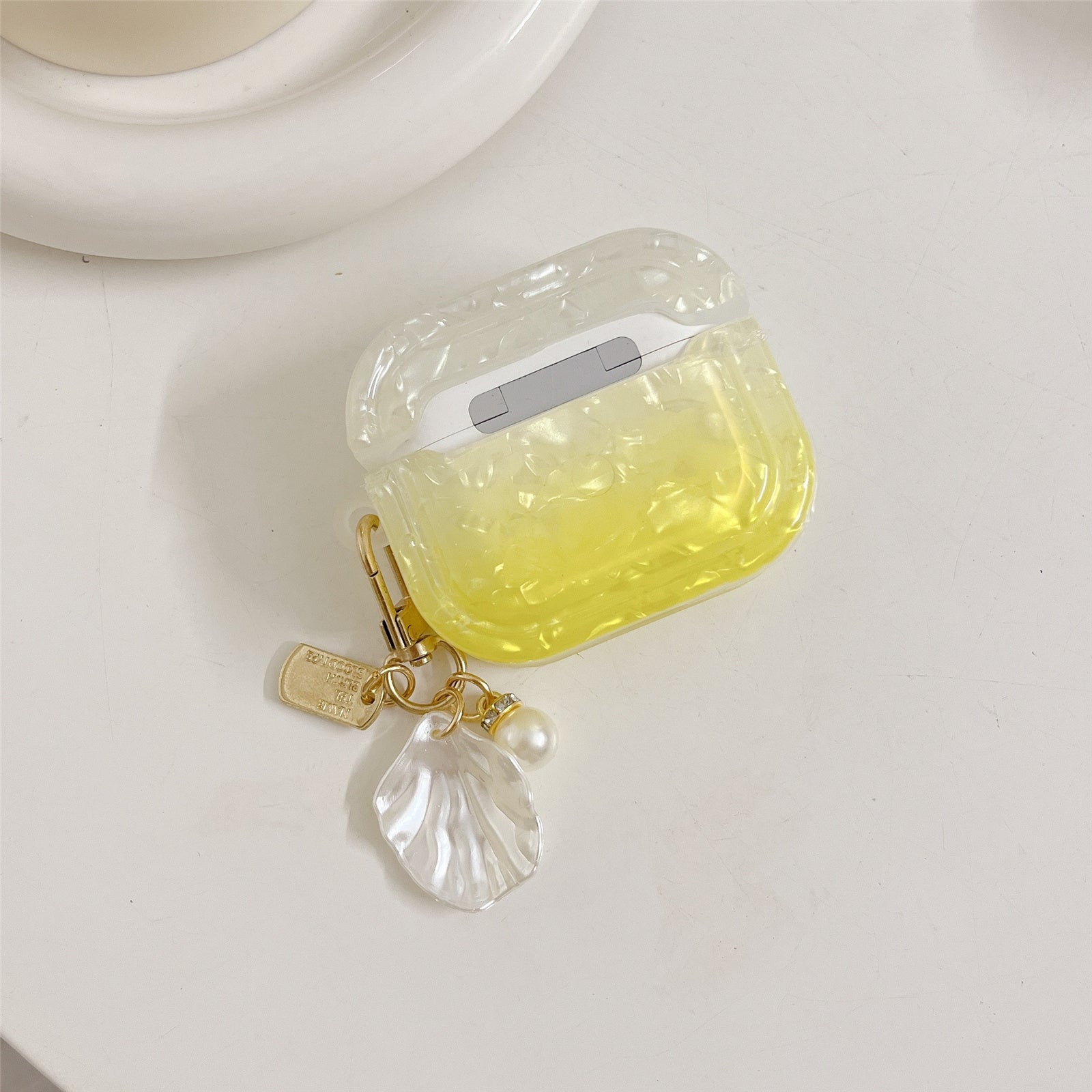 Uniqkart for Apple AirPods 3 Full Protective Cover Gradient Shell Grain Earphone Square TPU Case with Shell Shape Pendant - Yellow Uniqkart for Apple AirPods 3 Full Protective Cover Gradient Shell Grain Earphone Square TPU Case with Shell Shape Pendant - Yellow
